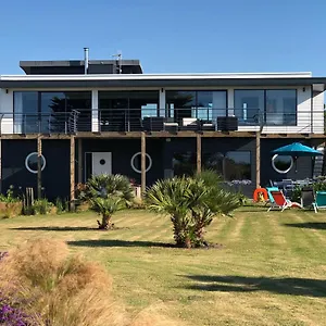 La Maison Bateau Villa